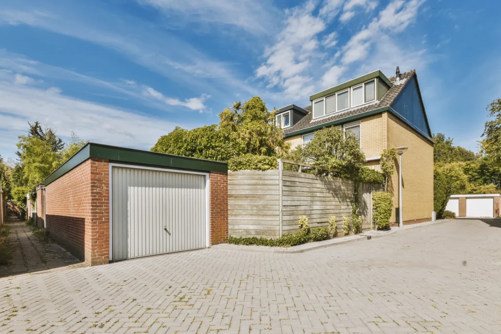 laneway house contractor